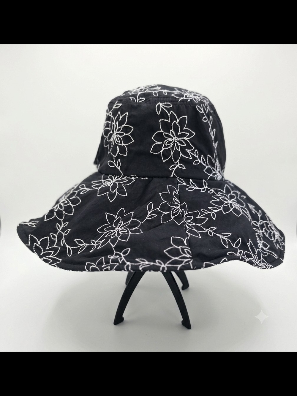 Columbia Black Sun Hat with White Floral Stitching